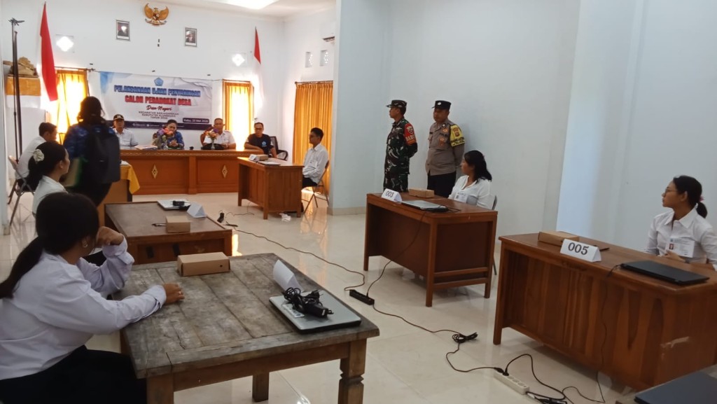 7 Orang Peserta Ikuti Seleksi Penjaringan Kaur TU dan Kasi Kesra ,  Babinsa Negari Hadir Pastikan Berlangsung Aman Dan Transfaran