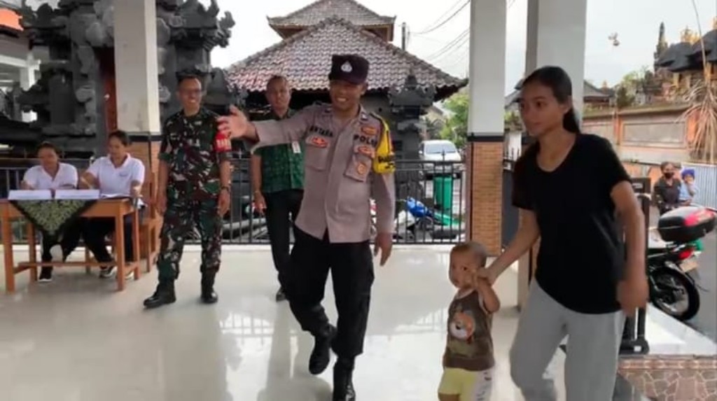 Sinergi TNI Dan Nakes Dalam Posyandu, Serka Gusti Ngurah Armawan Pastikan Optimalisasi Layanan Kesehatan Bagi Masyarakat
