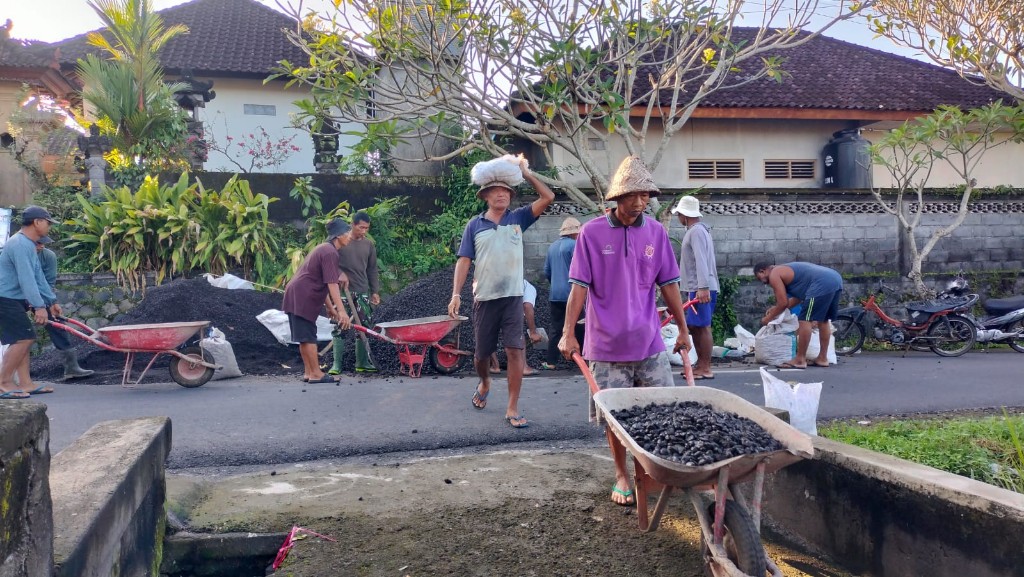 TNI Cor Cakar Ayam, Warga Lansir Material, Pembangunan Jembatan Perintis Desa Manduang Simbol Kemanunggalan TNI Rakyat