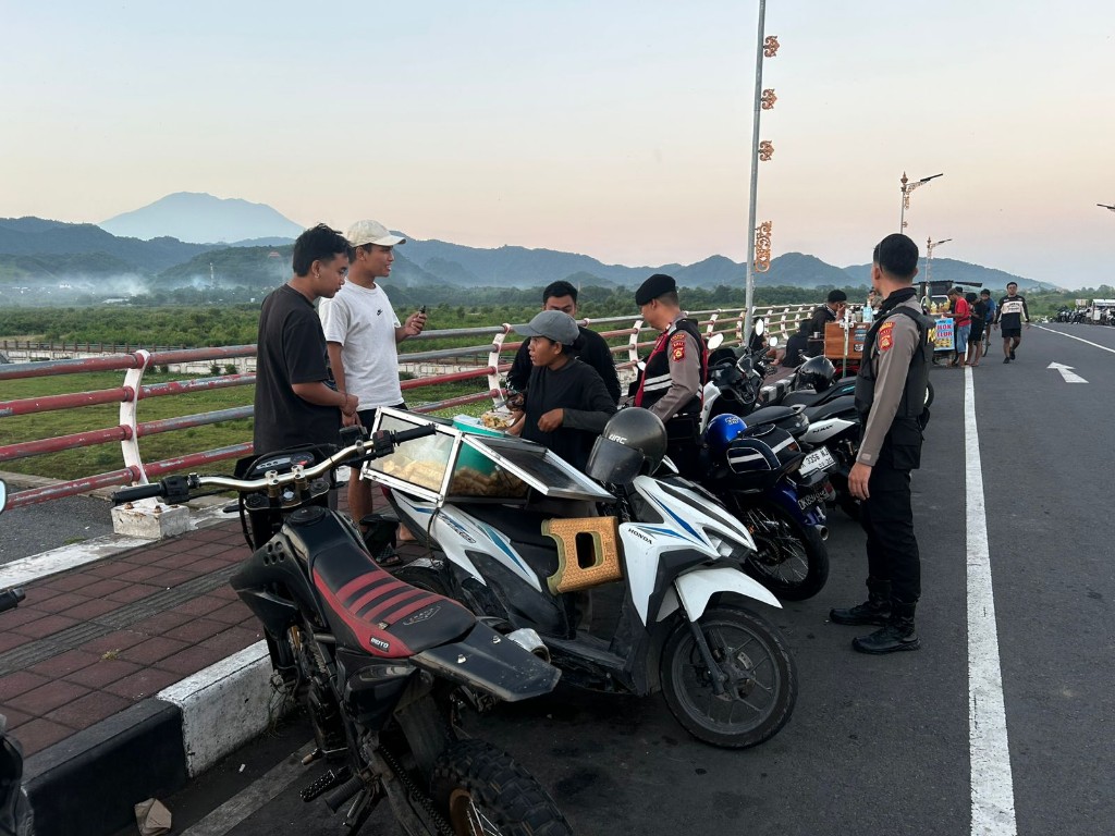 Unit Raimas Sat Samapta Polres Klungkung Patroli Antisipasi Balap Liar di Area Jembatan Merah