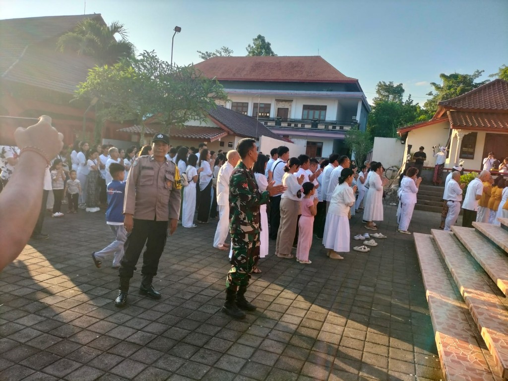 Kawal Peringatan Hari Raya Tri Suci Waisak 2570 BE Di Vihara Dharma Ratna, Koptu Wayan Sutamaya Upaya Kokohkan Silahturahmi Dan Toleransi 