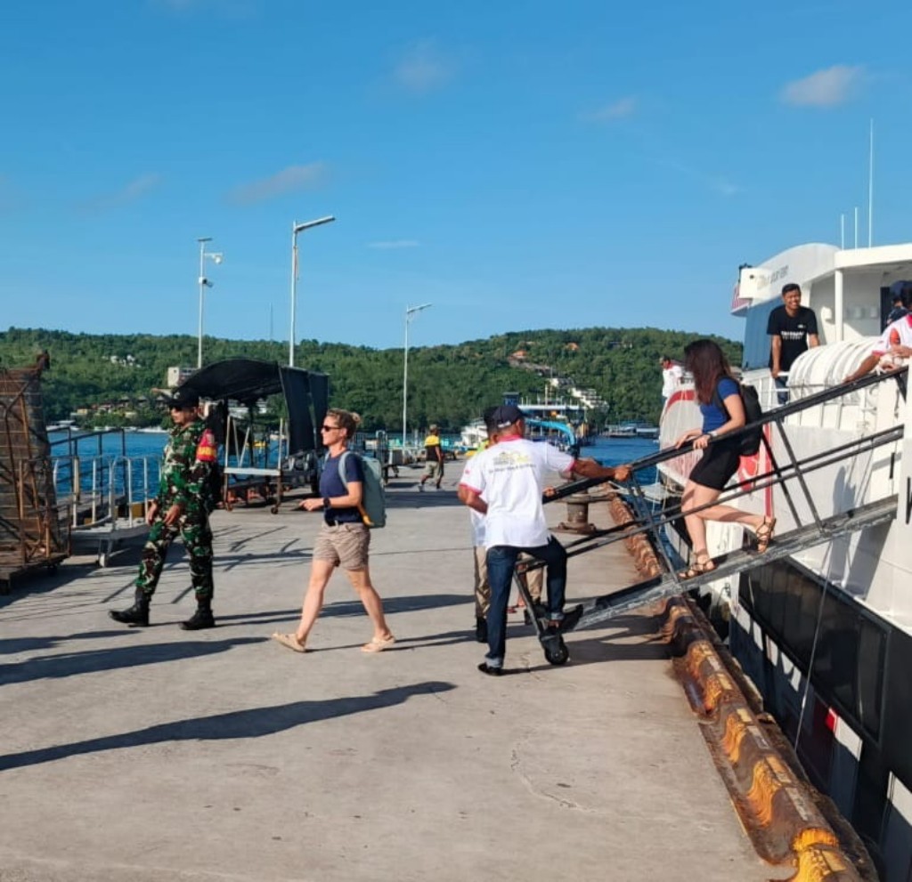 Sinergi Koramil, Pos AL dan Petugas Pelabuhan Gelar Pengamanan  Jaga Kondusifitas Pelabuhan Banjar Nyuh Nusa Penida 