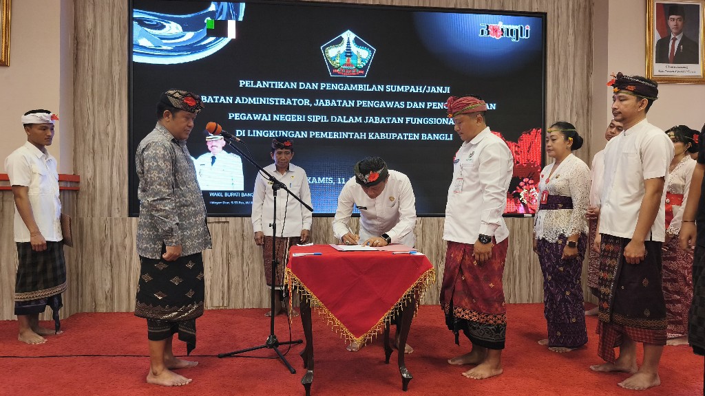 Bupati Sedana Arta Lantik Sejumlah Pejabat Bangli, Tekankan...