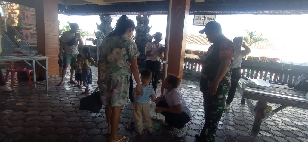 Posyandu  Balita di Dusun  Pakel Berlangsungb Sukses dengan Pendampingan Babinsa Sampalan Tengah