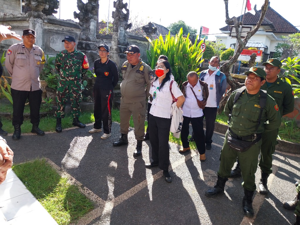 Tertibkan Duktang Non Permanen, Babinsa Tangkas Bersinergi Gelar Sidak