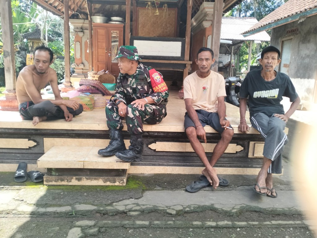 Pantau Situasi Serap Aspirasi, Babinsa Bakas Komsos Bersama Warga Binaan
