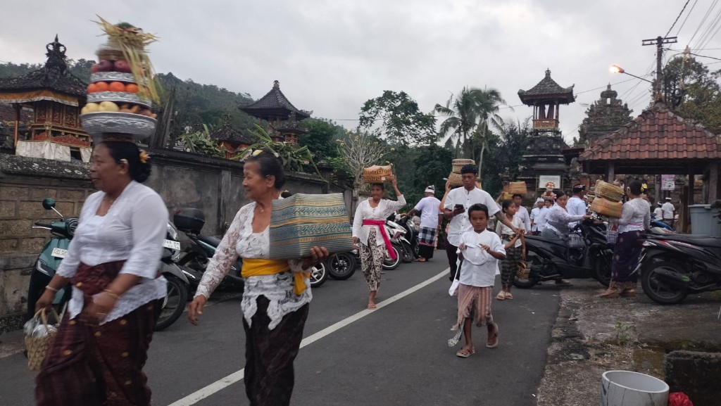 Pujawali di Pura Puseh Desa Selisihan Berakhir dan Sukses, Serda Dewa Wasista Sampaikan Apresiasi dan Terima Kasih