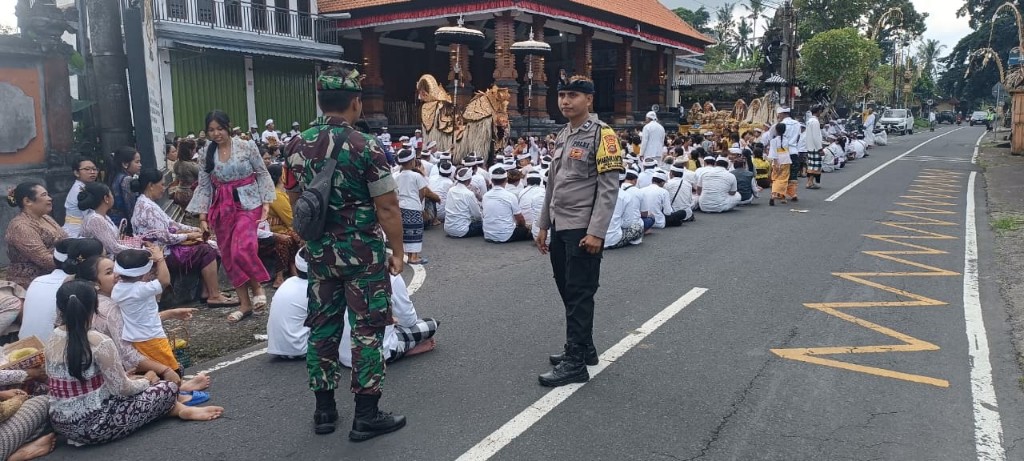 
Kawal Napak Pertiwi Sesuhunan Pura Dalem Desa Adat Tohpati, Kopda Komang Puspantara  Tegaskan Dukungan Akan Kelestarian adat dan  tradisi Lokal
