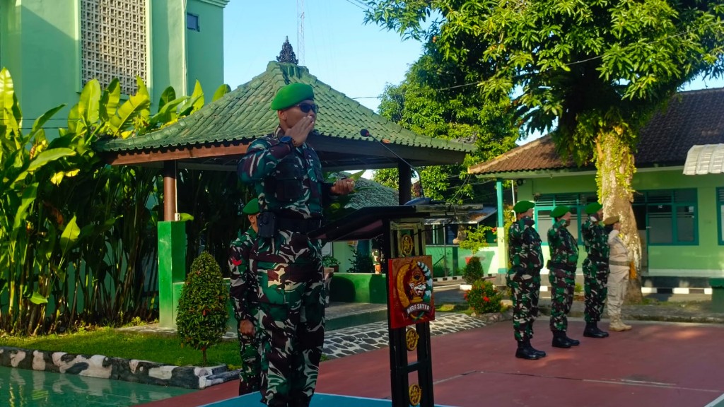 Upacara Bendera Mingguan, Letkol Sidik Pramono Serukan Tingkatkan Profesionalisme dan Perkuat Soliditas