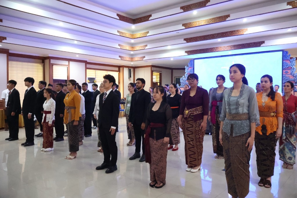 Kanwil Kemenkum Bali Ambil Sumpah 25 Warga Negara Indonesia...