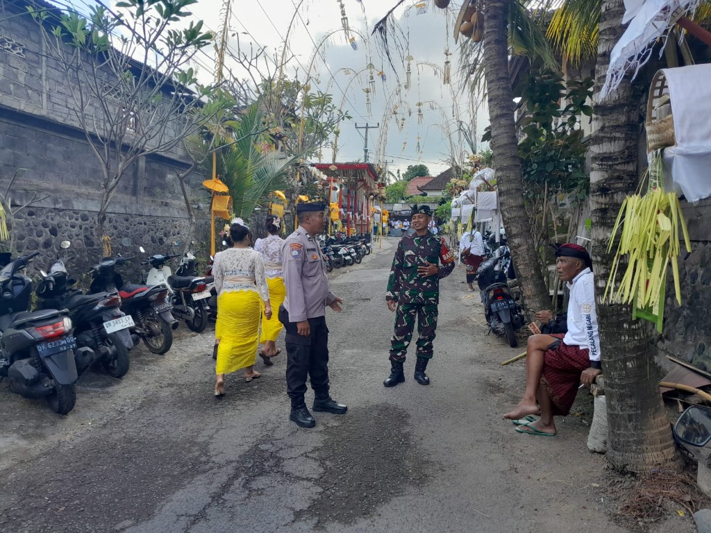 Sinergitas Tiga Pilar di Desa Negari, Puncak Karya Padudusan Agung Pura Muntur Berjalan Aman dan Khidmat