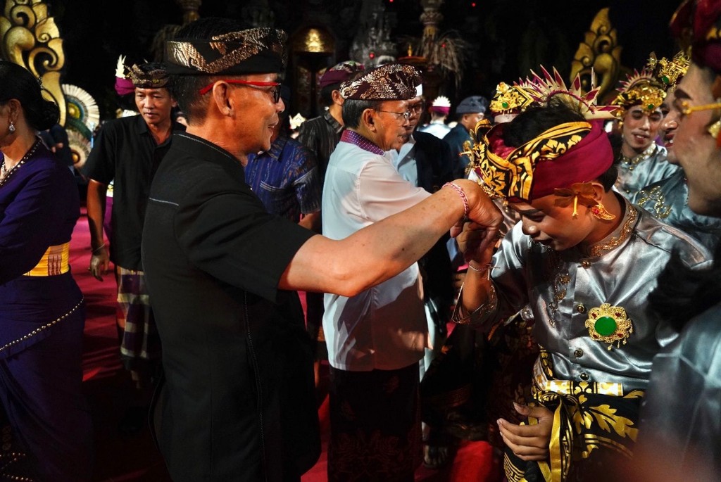 Duta Gong Kebyar Klungkung Tampil Memukau di PKB, Sajikan Tiga...