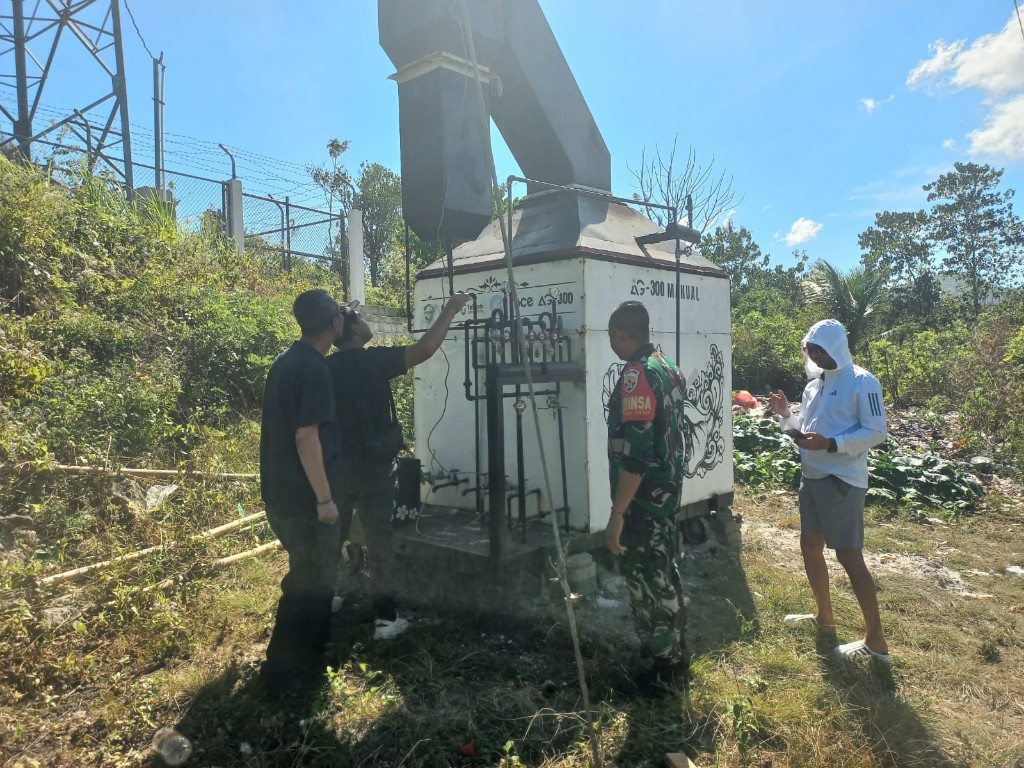 Kawal Tim Teknisi PT Sarana Tunas Niaga Cek Kerusakan Mesin Hidrothermal Incinerator, Babinsa Batumadeg Pastikan Keamanan dan Kelancaran