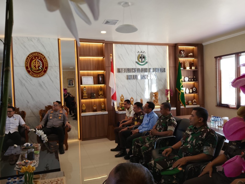 Dandim, Kapolres dan Kajari Klungkung Bertemu, Tegaskan Komitmen Perkuat Sinergi Dan Koordinasi Penegakan Hukum Wujudkan Kondusifitas Wilayah