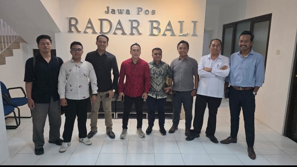 Tiga Puluh Advokat Lawan Pembungkaman Pers.Media Digugat Rp. 25...