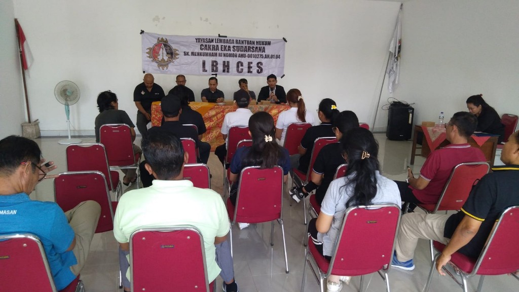 Dampingi Ujian Aktualisasi Paralegal Yayasan Lembaga Hukum CES, Babinsa Kamasan Tegaskan Langkah Strategis Dorong Optimalisasi Peran Paralegal Bagi Aparatur Desa