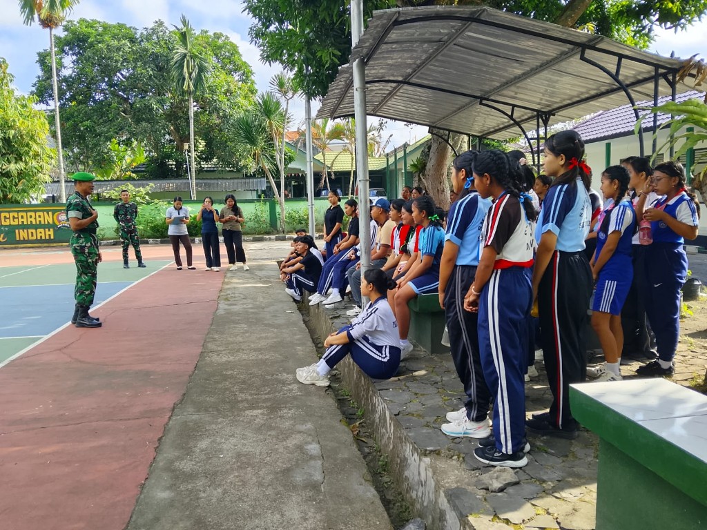 Kodim Klungkung  Latih Kedisiplinan SMK Bintang Persada Melalui MPLS, Tegaskan Dedikasi TNI Untuk Generasi Muda