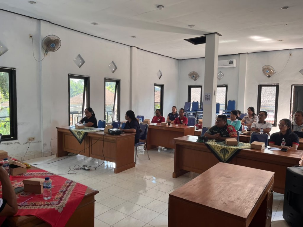 Hadiri Rapat Pertanggungjawaban Bumdes Desa Getakan, Serma Wayan Sukadana Tegaskan Sinergi dan Pro Aktif TNI Kawal Jalannya Tata Kelola Pemerintahan