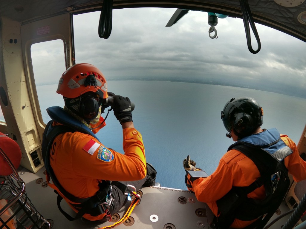 Basarnas kerahkan Helikopter, Perluas jangkauan pencarian...