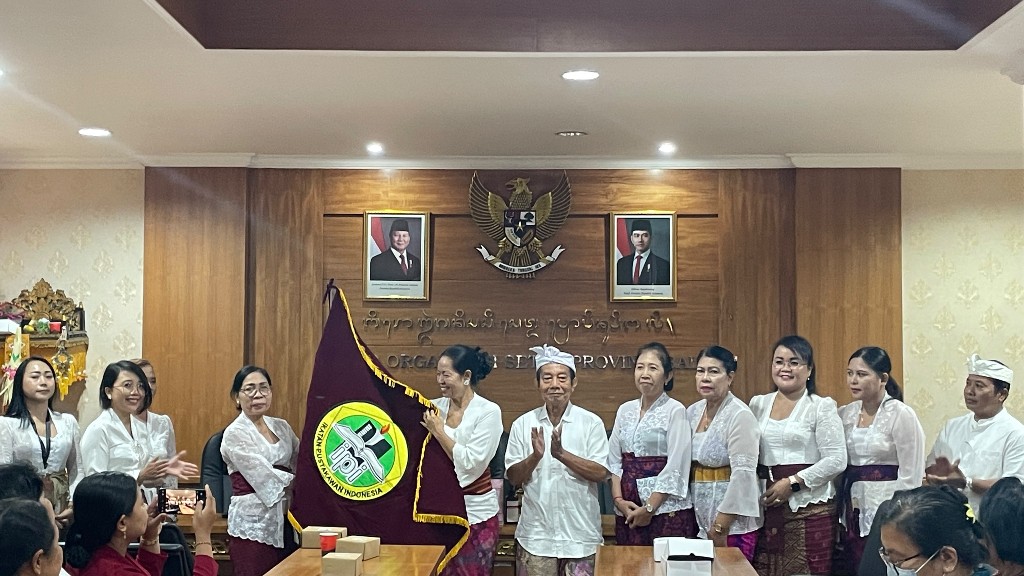 DRA. NYOMAN SUWIDIADI, M.H DIKUKUHKAN MENJADI KETUA UMUM IPI BALI