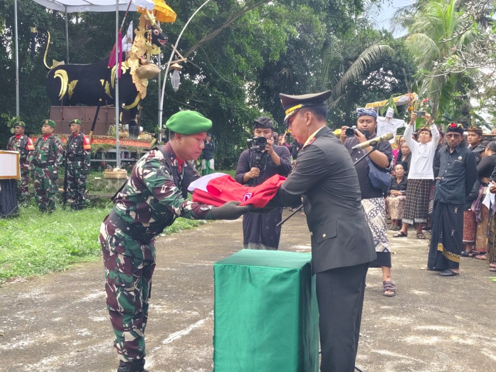Gelar Upacara Militer, Kodim Klungkung Beri Penghormatan Terakhir Bagi Sang Purnawirawan