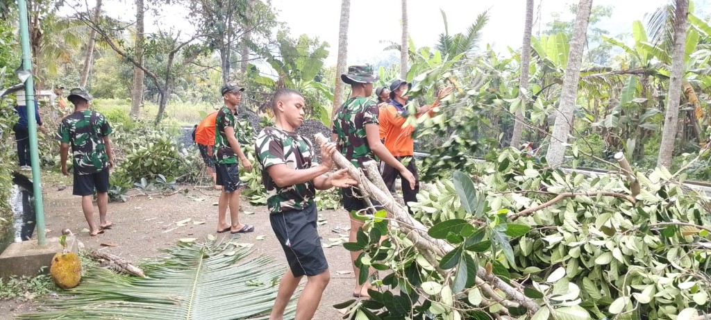 Gotong Royong Siapkan Lahan, Letkol Sidik Pramono Tegaskan jembatan garuda Desa Tegak Siap Dibangun