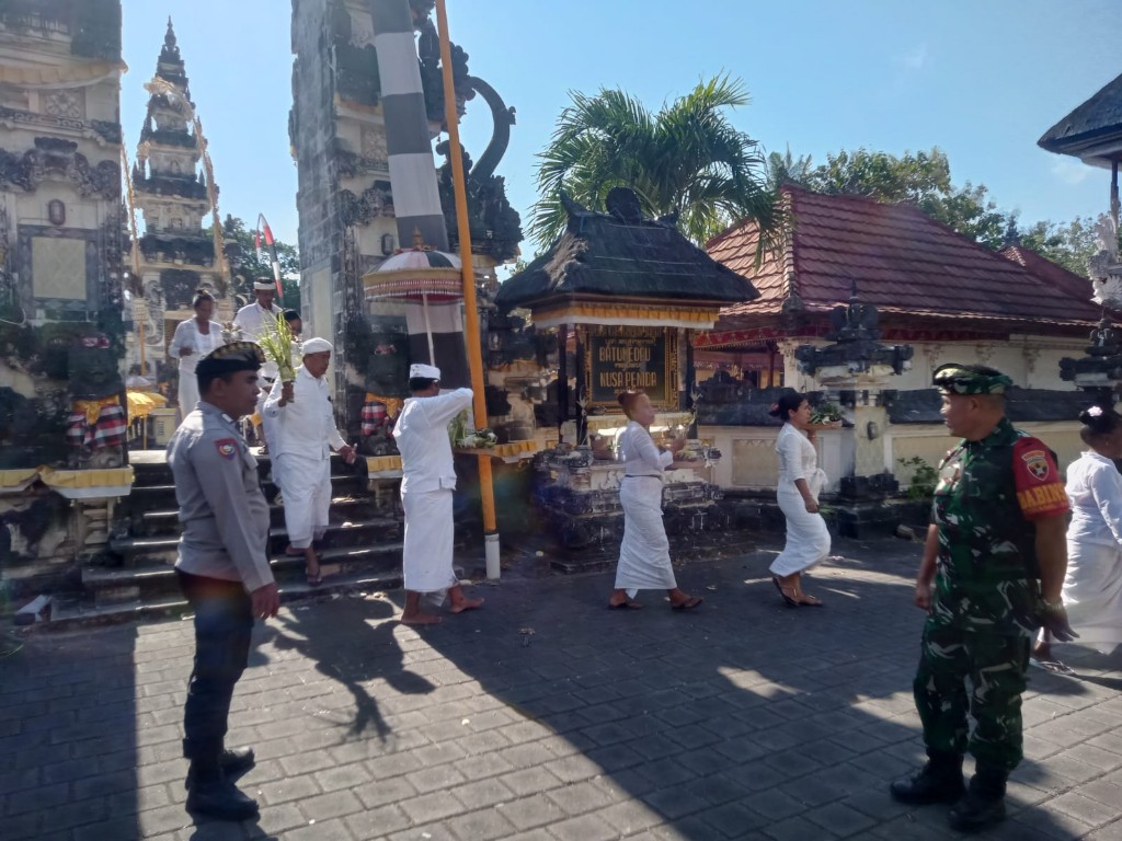 Penyineban Piodalan Pura Batumeda Berjalan Aman Dan Lancar, Babinsa Suana Sampaikan Tak Lepas Dari Peran Semua Pihak