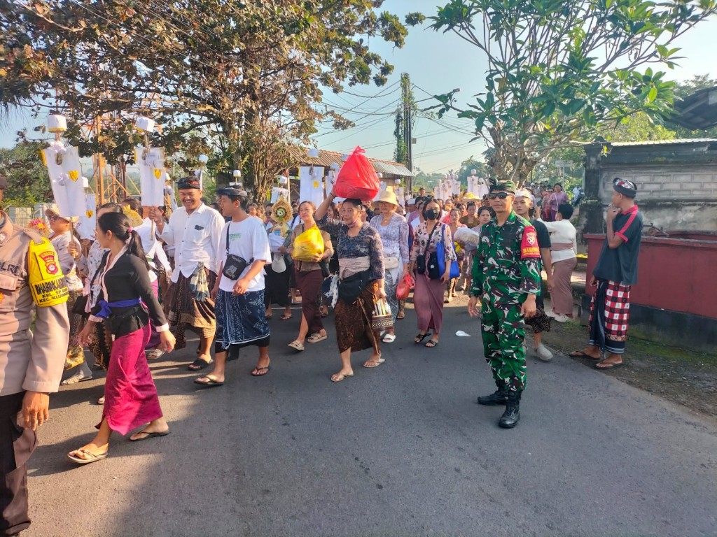 Dandim Klungkung Kerahkan Babinsa Kawal Kegiatan Keagamaan