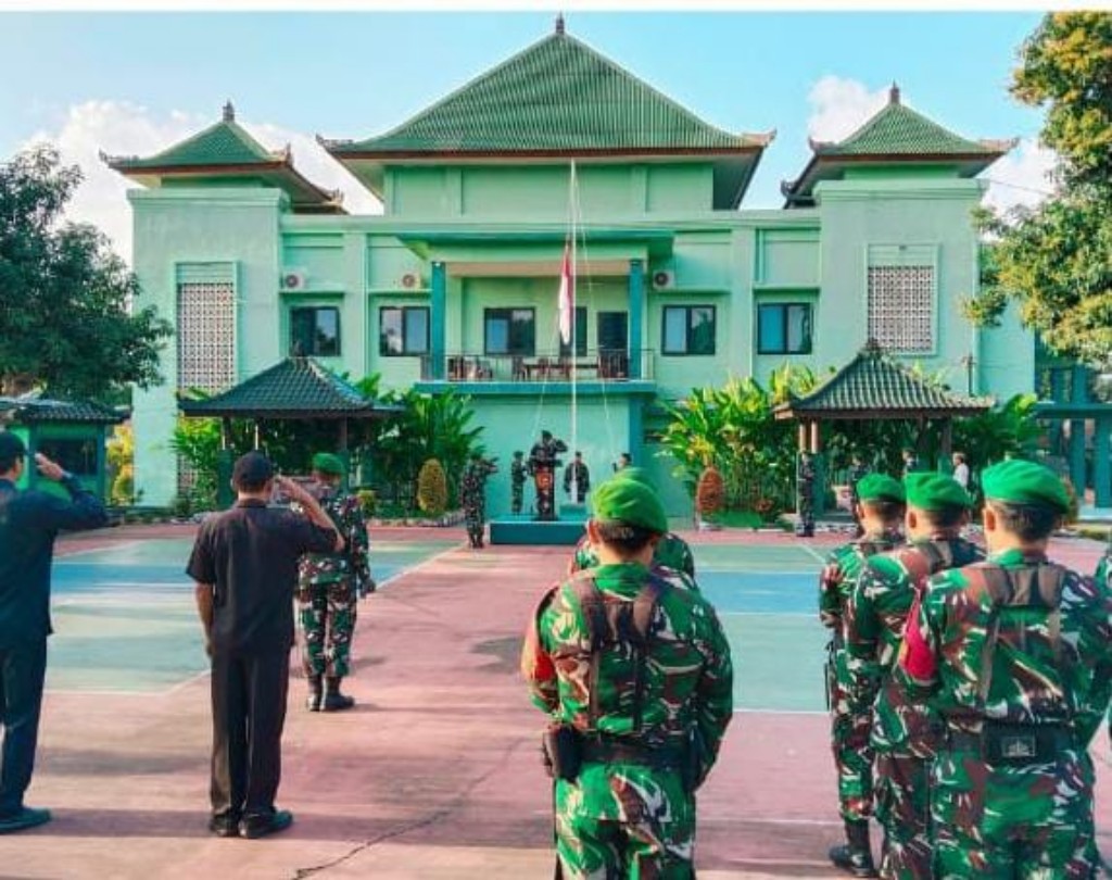 
Jadi Irup, Kapten Nyoman Suryatha Tegaskan Upacara Bendera Wujud Nasionalisme