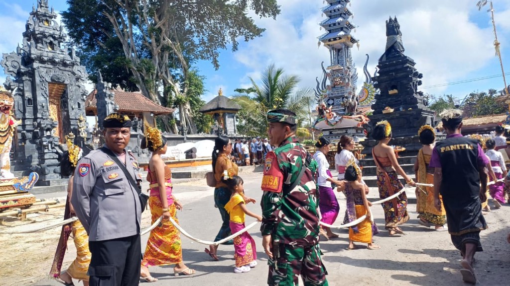 Gelar Pengamanan Mendak Toye Ning , Serka Komang Suwina Tegaskan Upacara Ngaben Massal di banjar Karang  Libatkan Libatkan 88 Sawe