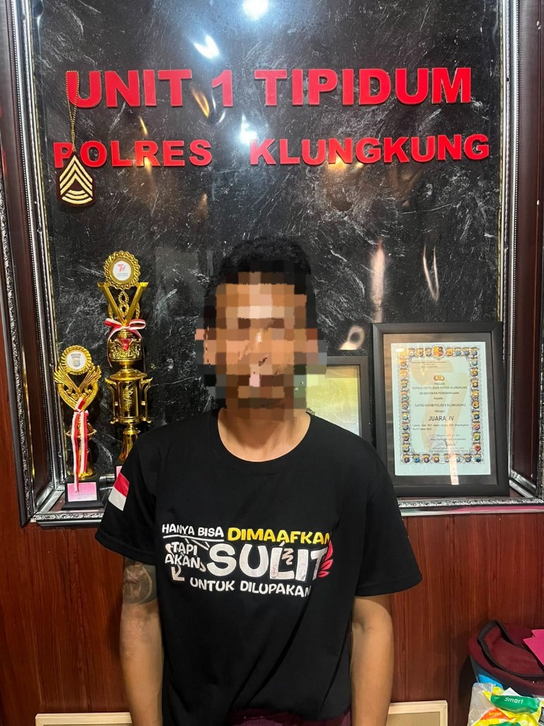 Satreskrim Polres Klungkung Bekuk Residivis Pembobol Warung, Ditangkap di Banyuwangi.
