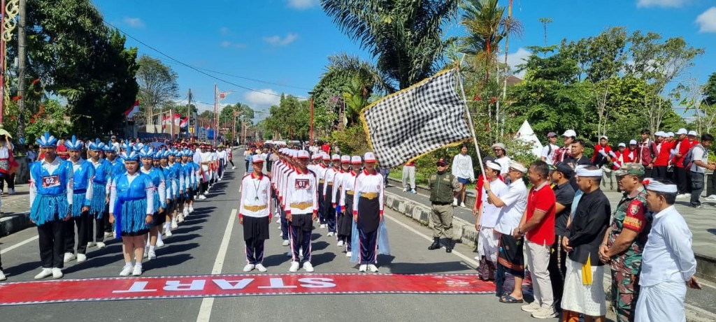 Sambut HUT ke-81 RI, 27 Regu SMKN 4 Bangli Unjuk Kebolehan di Gerak Jalan Kreasi. 