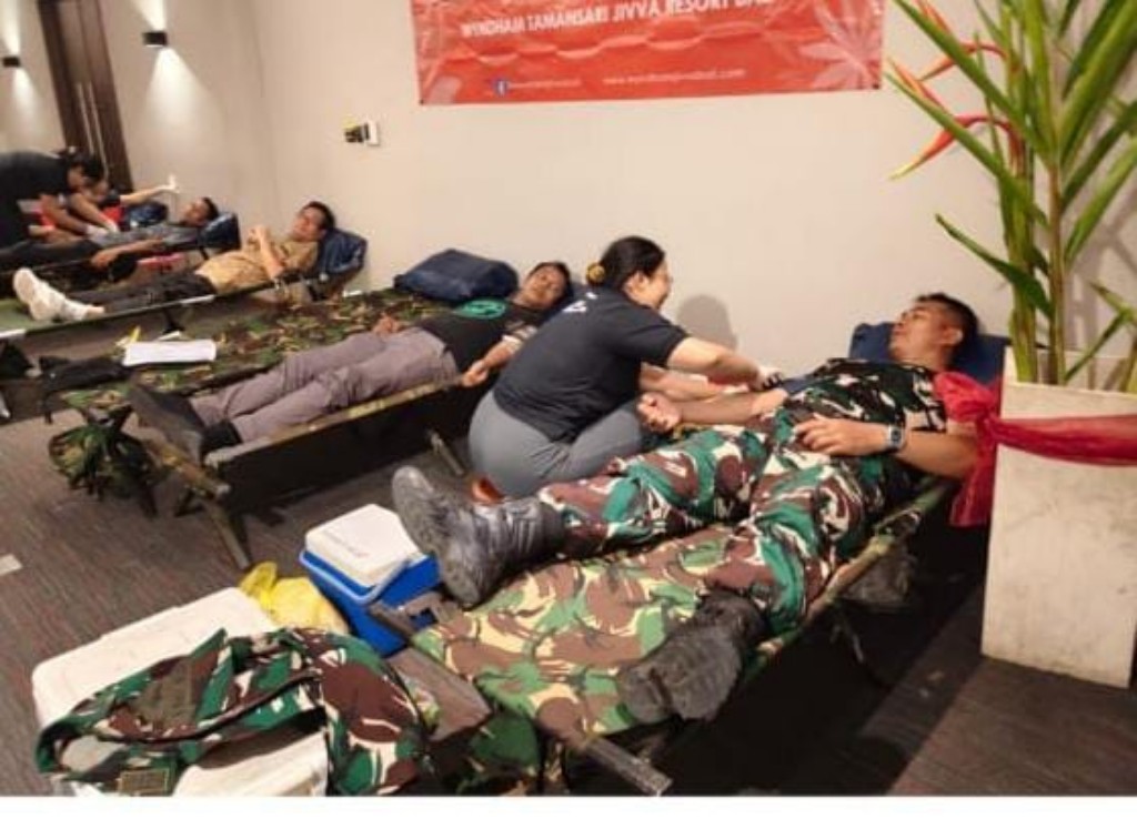 Dedikasi TNI Untuk Kemanusiaan, Prajurit Kodim Klungkung Sumbangkan Darah