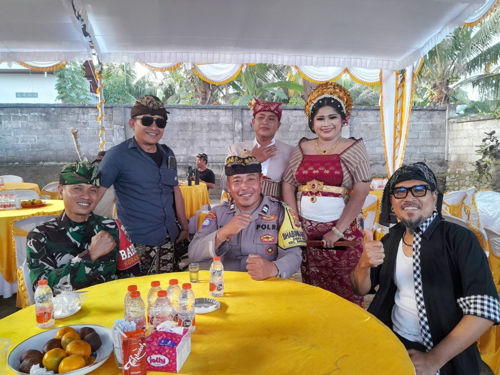 Jaga Hubungan Harmonis Babinsa dan Masyarakat, Serka Gede Adiasa Hadir di Pernikahan Warga Binaan