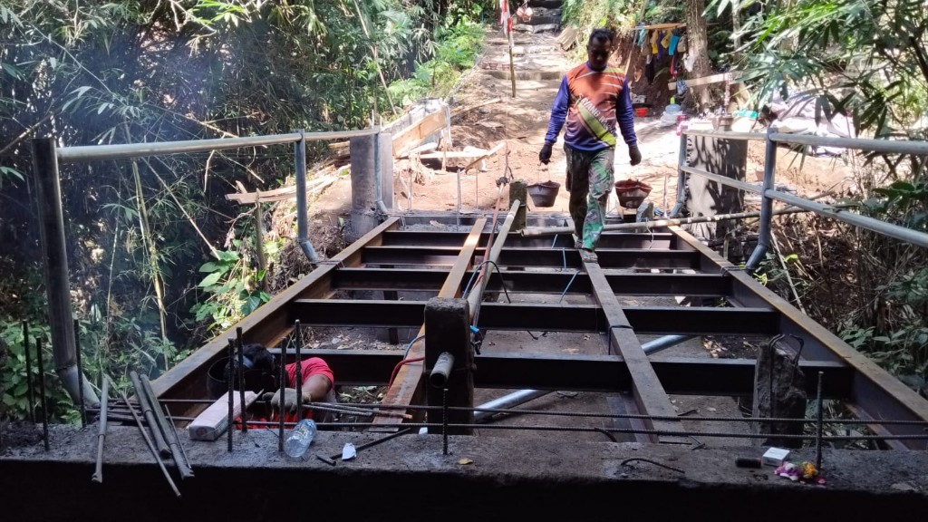 Dandim Klungkung Tegaskan Jembatan Garuda Desa Getakan Capai 65 Persen