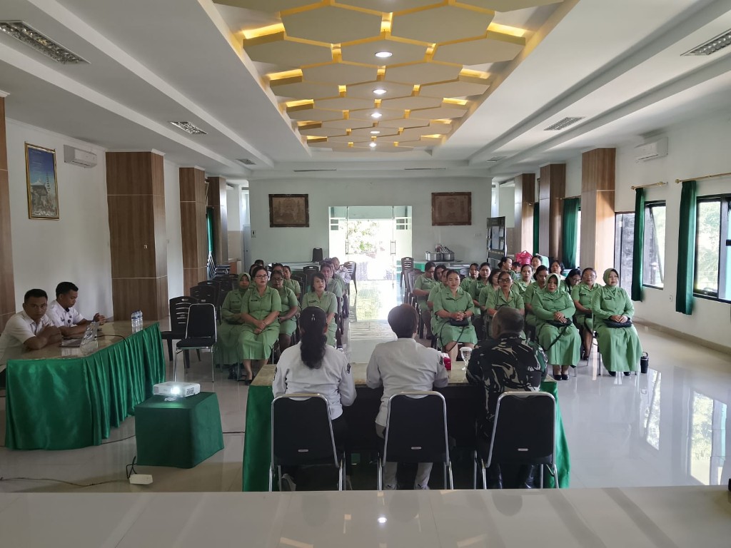 Kuatkan Sinergi TNI dan Bawaslu, Persit KCK Kodim Klungkung Terima Sosialisasi Peranan Penyelenggara Pemilu