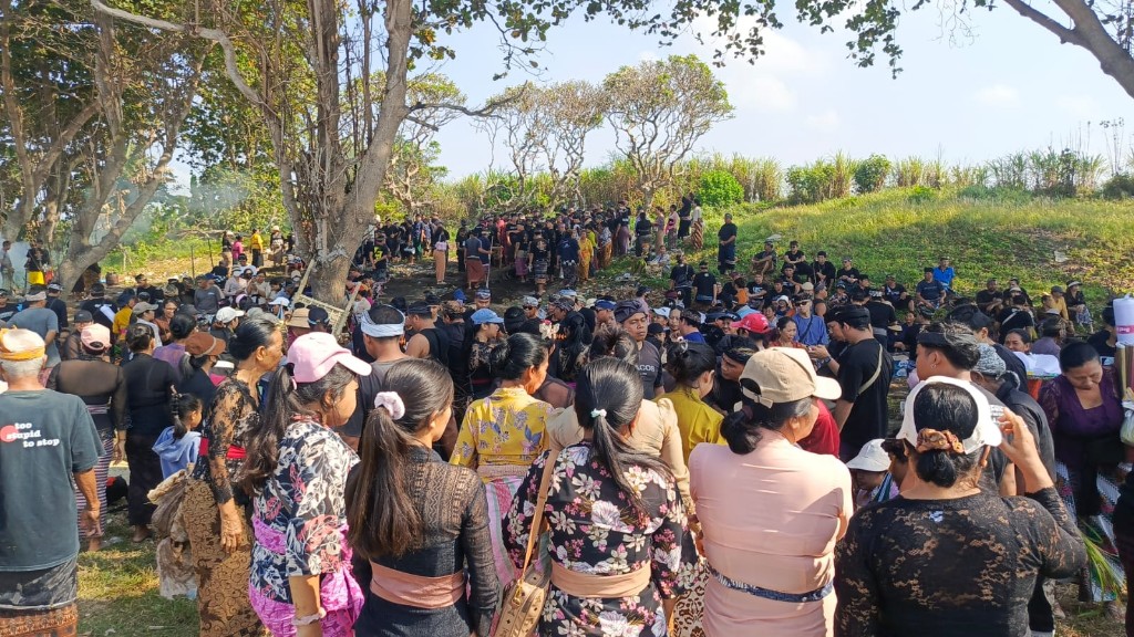 26 Makam di Setra Jumpai Dibongkar, Upacara Ngebet Sawe Dikawal Ketat Babinsa 