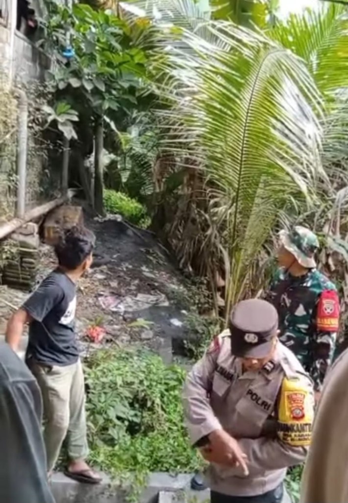 PAMAKU POLSEK KLUNGKUNG TINDAK LANJUTI PENGADUAN MASYARAKAT...