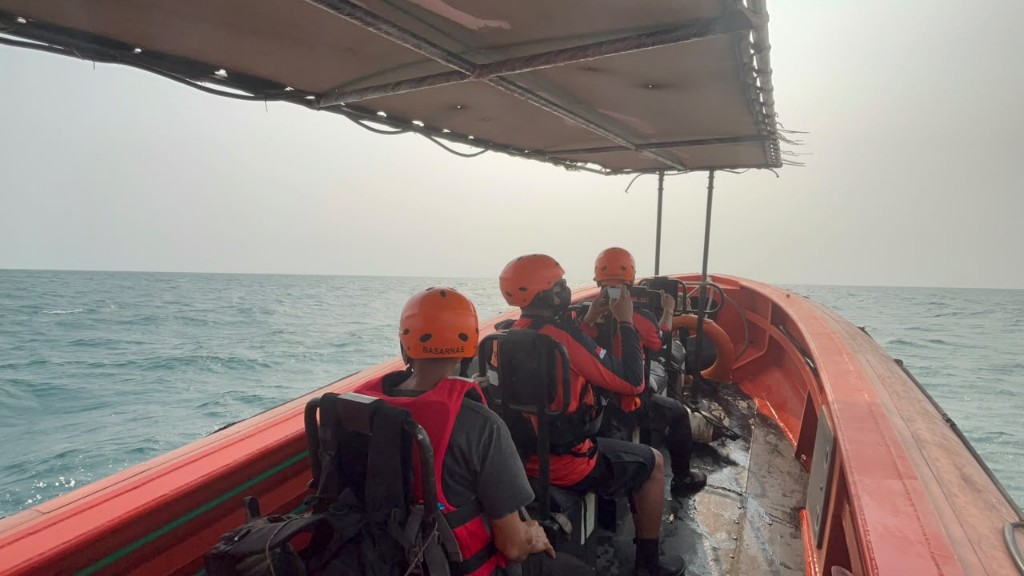 Tim SAR Gabungan Sisir Perairan Selat Sunda, 8 Orang Penumpang Speed Boat Masih Dalam Pencarian