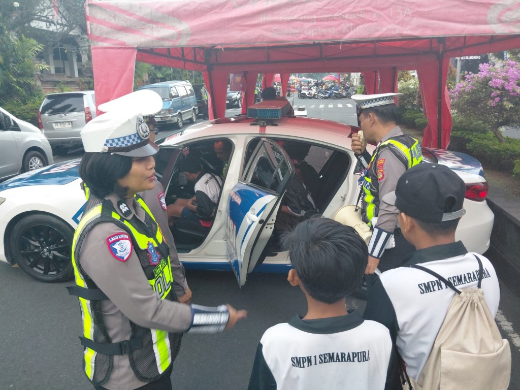 Semarak Hari Lalu Lintas Bhayangkara ke-71, Sat Lantas Polres Klungkung Gelar Pameran Edukatif.