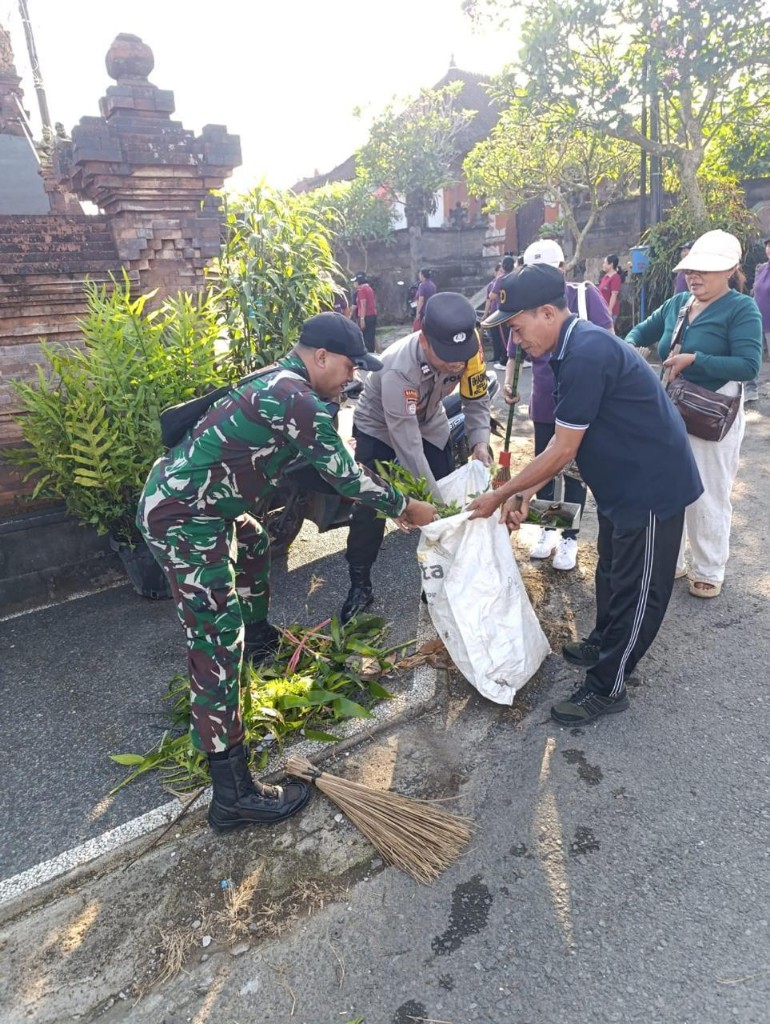 Gerakan Indonesia Asri, Babinsa Timuhun Gelorakan Kepedulian Jaga Kebersihan dan Kelstarian Lingkungan