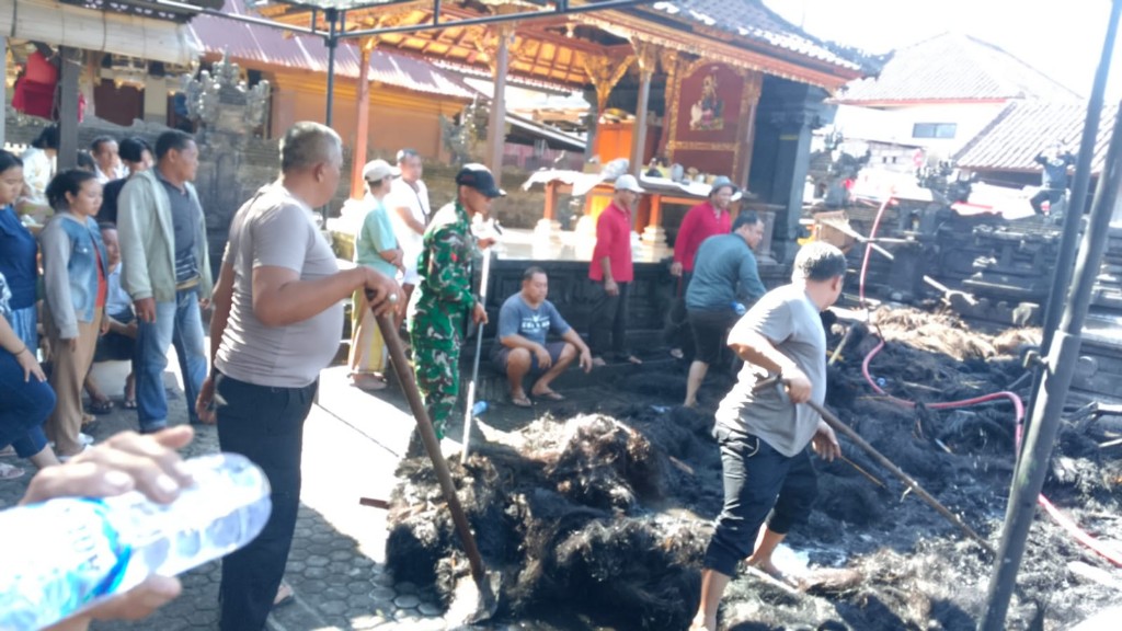 Pura Paibon di Dusun Peninjauan Terbakar, Sertu Agus Pande; Kerugian Capai Ratusan Juta