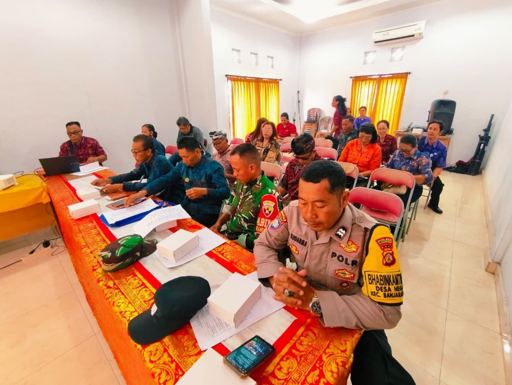 
Dihadiri Babinsa Negari, MusrenbangDes Bahas Rancangan RKPDes 2027 dan Rancangan DU-RKP Desa 2028
