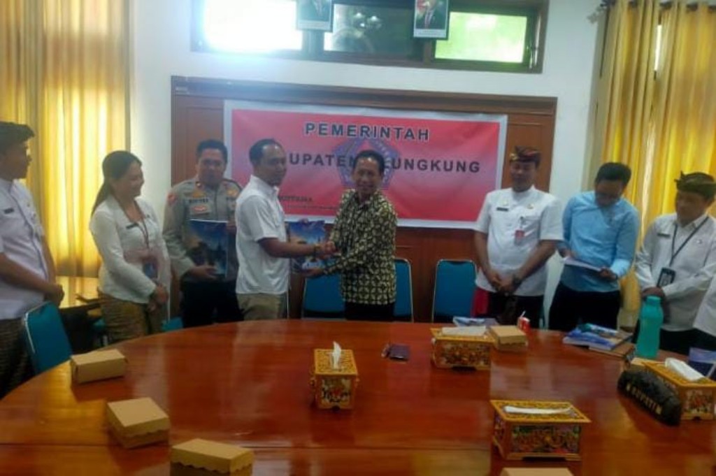 Buku Indeks Stabilitas Politik Daerah Kabupaten Klungkung Tahun 2025, Letda Gede Suardika Tegaskan Upaya Deteksi dan Cegah Dini Potensi Kerawanan Wujudkan Kondusifitas Wilayah