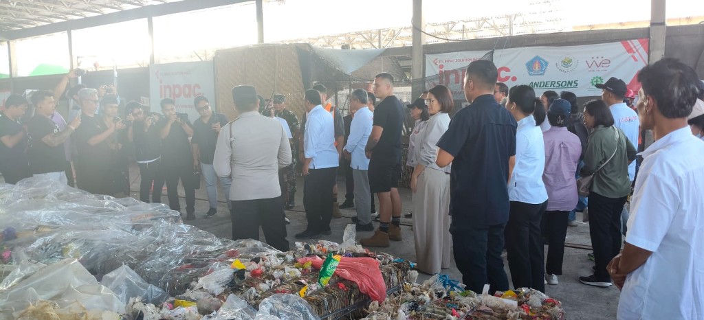 Menteri Lingkungan Hidup RI Kunjungi TOSS Center Klungkung, Apresiasi Inovasi Olah Sampah Berbasis Sumber dan Desa