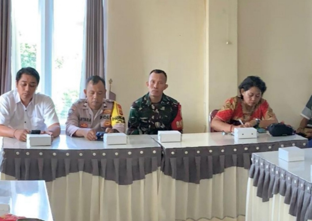 Rapat Evaluasi Pendampingan Hukum Oleh Kejari Klungkung di Desa Satra, Serka Gusti Ngurah Armawan Tegaskan Dukungan Transparansi dan Akuntabelitas Tata Kelola  Dana Desa 