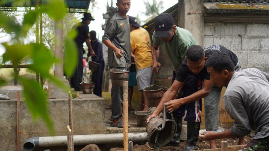 
TMMD 130 Kodim Klungkung Hadir Di Desa Tihingan, Budaya Gotong Royong Semakin Menguat