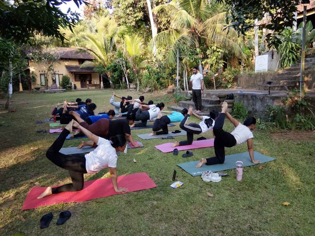 Ashram Gandhi Puri Perkuat Peran Generasi Muda sebagai Guru Yoga untuk Wellness and Sport Tourism di Bali