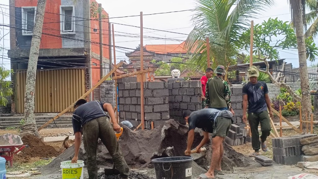 Satgas TMMD Kodim Klungkung Terus Gempur Pembangunan MCK di Setra Adat Tihingan